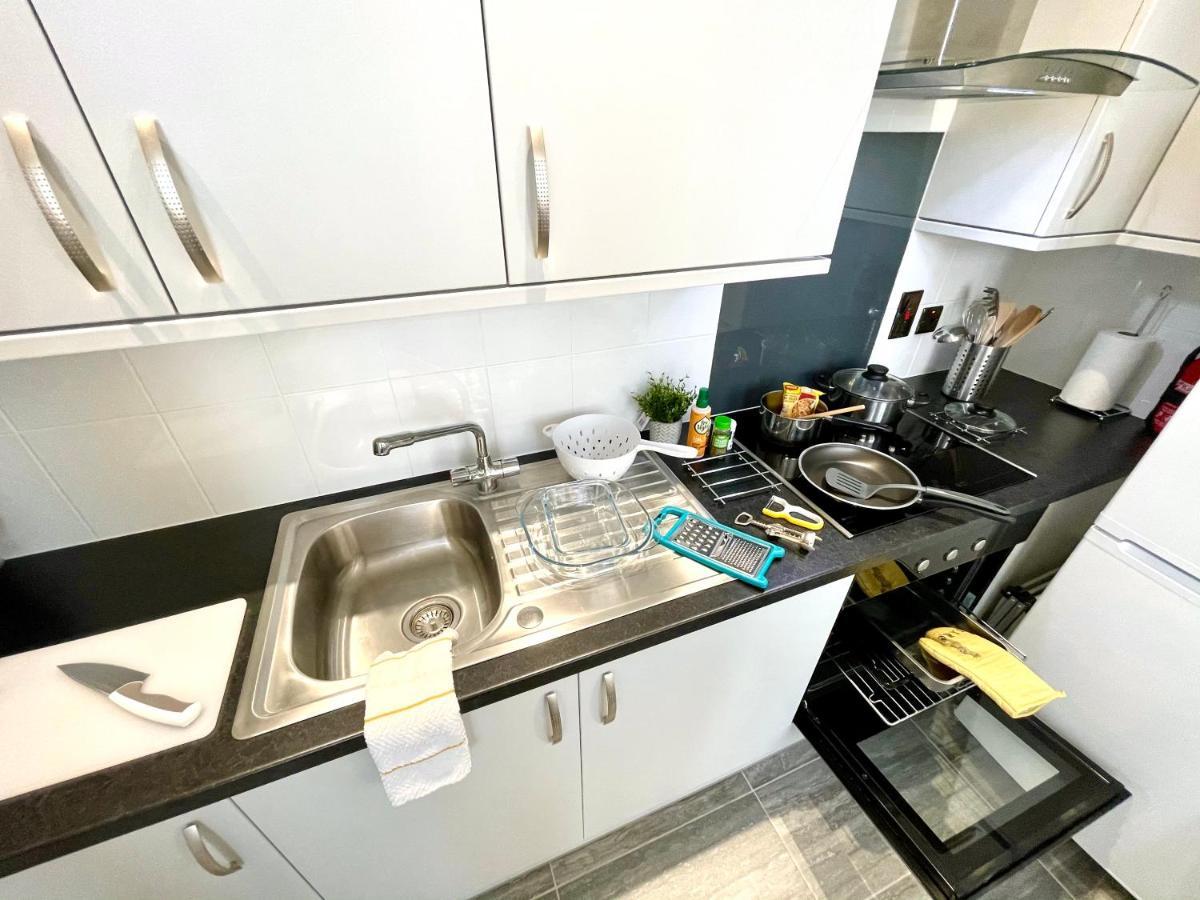 Modern Family Apartment Free Parking And Gym By Beach Bornemouth Extérieur photo