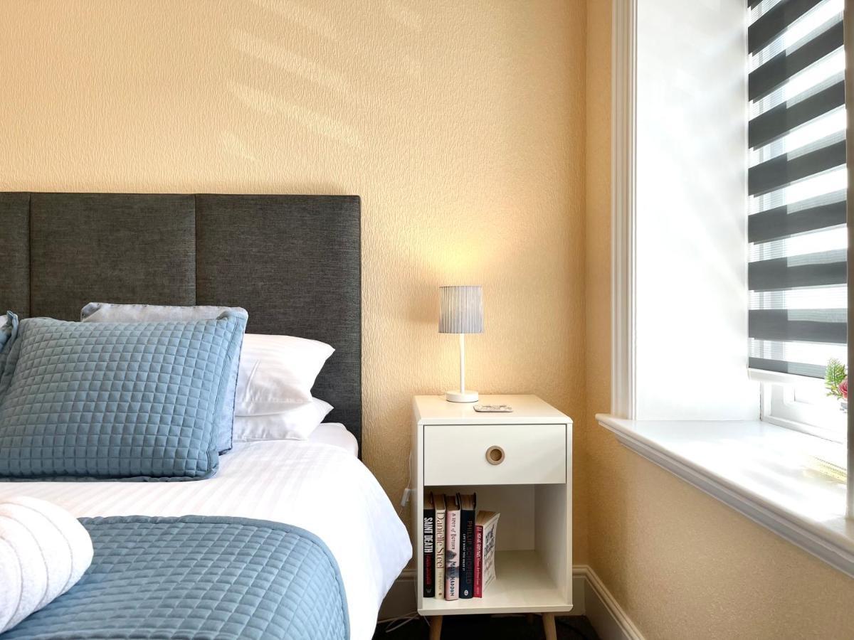 Modern Family Apartment Free Parking And Gym By Beach Bornemouth Extérieur photo